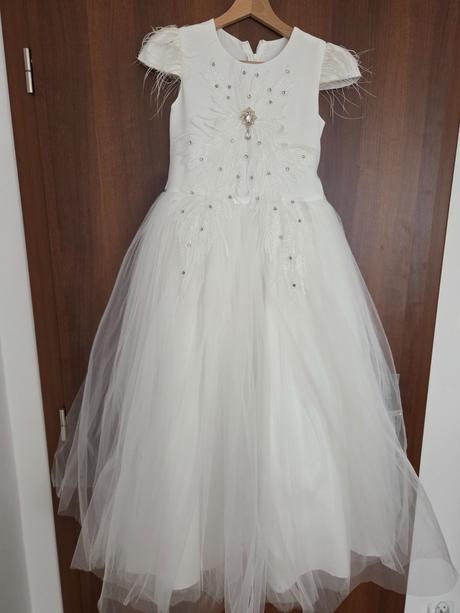 Šaty na prvé sväté prijímanie, 146