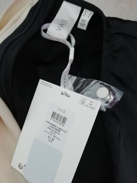 Dvojfarebné šaty yas, s