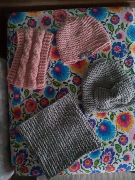 Čiapočka s brmbolcom+nakrcnik, 56 - 158