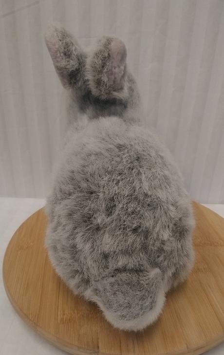 Plyšový sivo biely zajac, 34 cm, 