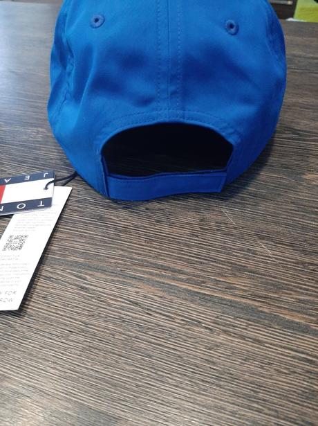 Th šiltovka s poštou., tommy hilfiger