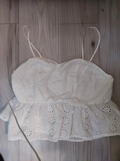 Crop top s madeirovou výšivkou, 46