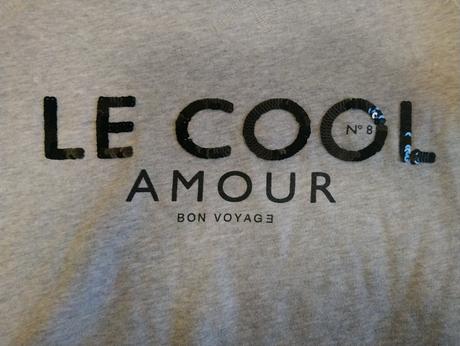 Crop sivá mikina s nápisom, mango, mango,s