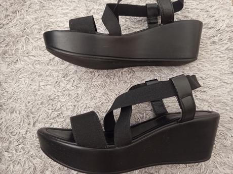 Čierne sandálky, deichmann,38