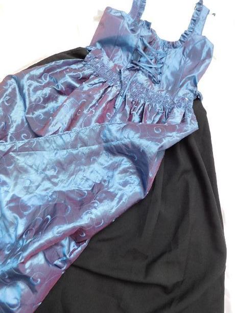 Pekny kvalitny dirndl kroj, 38
