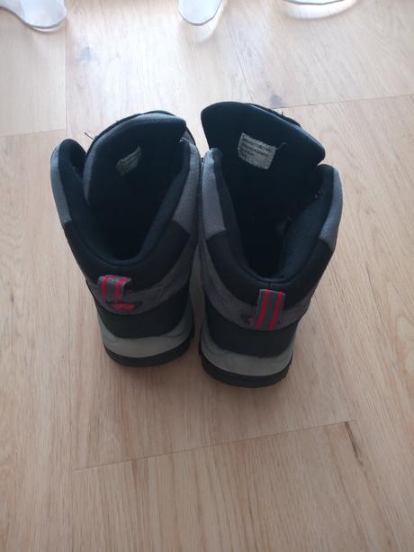 Trekové topánky, 37