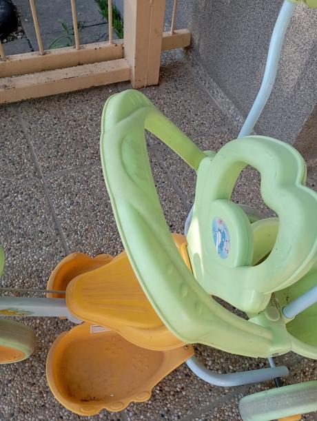 Predám zachovalý vozíček ktorý aj hraje, 