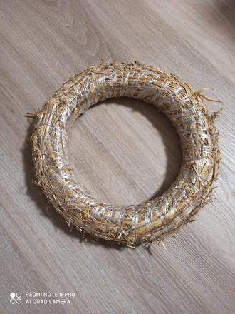 Slamený kruh na veniec,