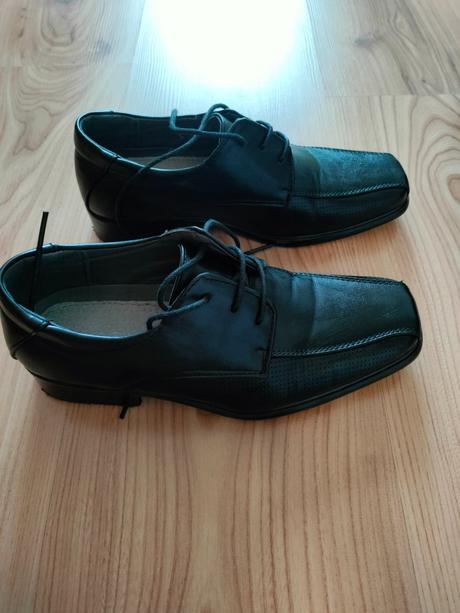 Spoločenské topánky, 33