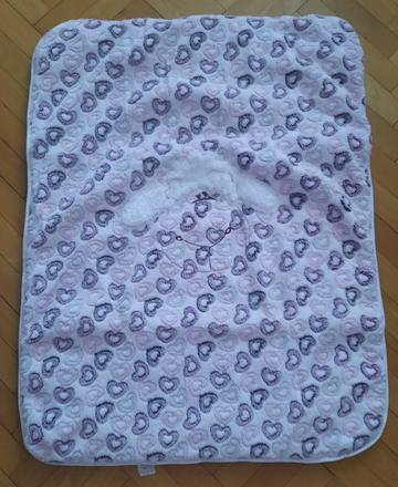 Detská fialová deka "ovečky a srdiečka", 