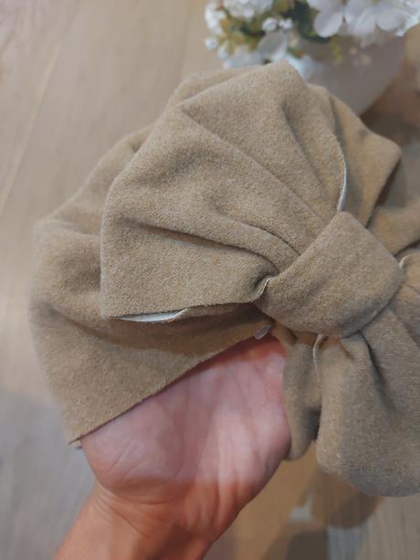 Turbanova čiapka -, 86