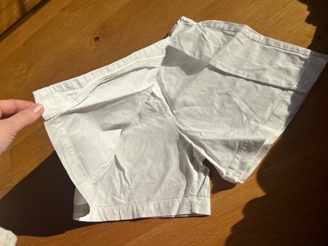 Dievcenske platene sortky, 146