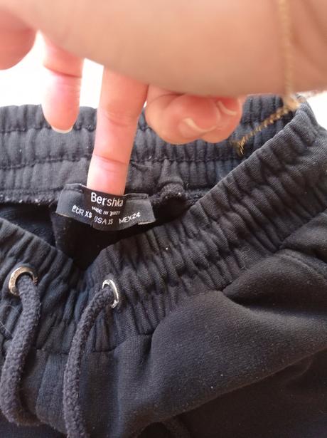 Teplaky cierne kapsacove bershka, bershka,xs