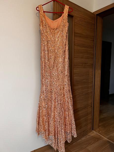 Predám spoločesnké šaty, 38