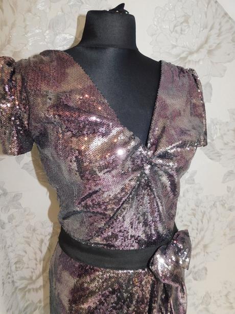 Pekne flitrovane šaty, 38