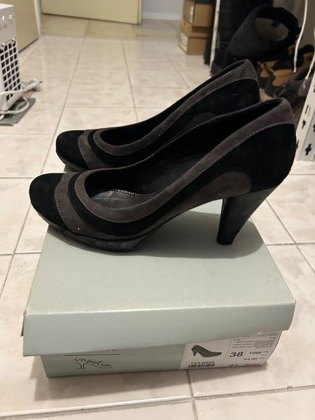 Lodičky pošta v cene, baťa,38