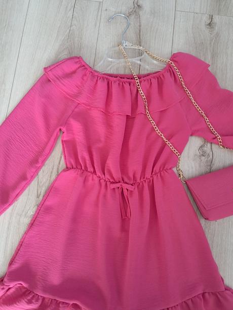 Cyklamenové šaty, 128