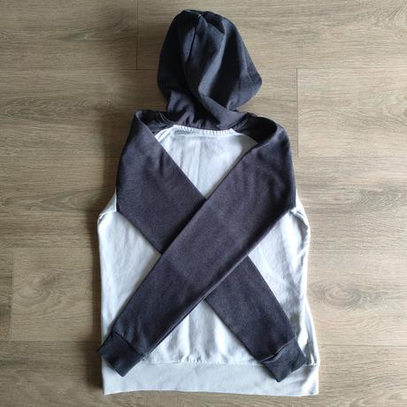 Krásna dievčenská mikina, na cca 10 r., 152