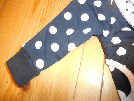 Bodkovaná mikina s kapucou, 86