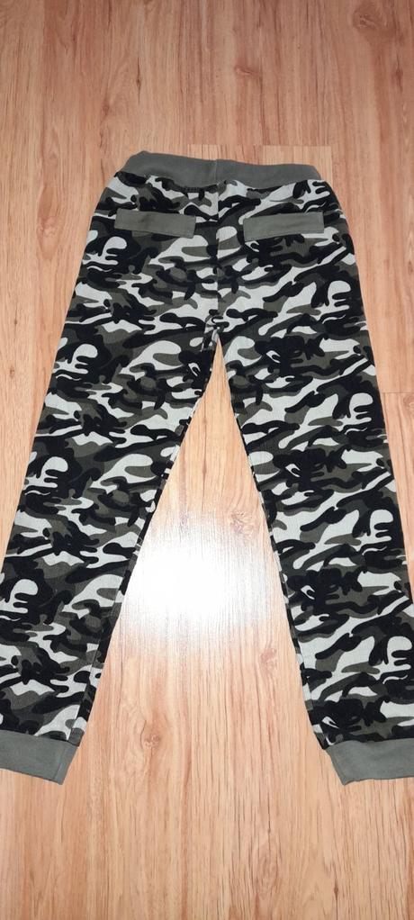 Maskáčové nohavice, 140