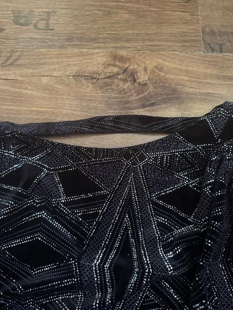 Trblietavé elastické šaty, orsay,s