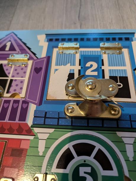 Montessori hračka - zámky, 