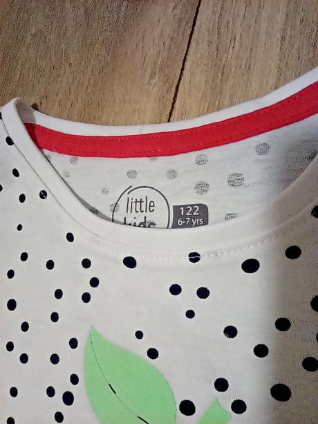 Dievčenské tričká, 122