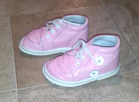 Ruzove topanocky, 21