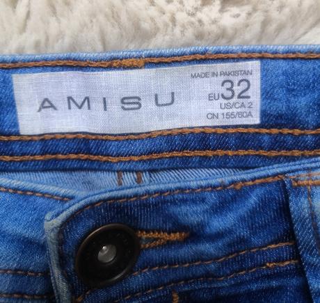 Kraťasy, tvojštvrťáky, sukne, 36