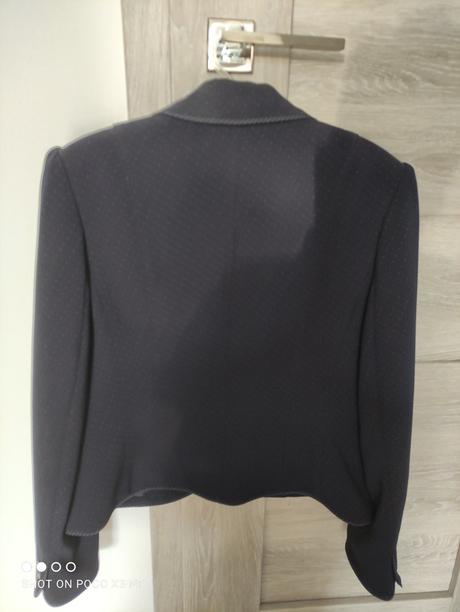 Tmavomodré sako, next,m