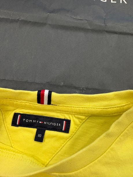 Tommy hilfiger letne tricko č.110, tommy hilfiger,110