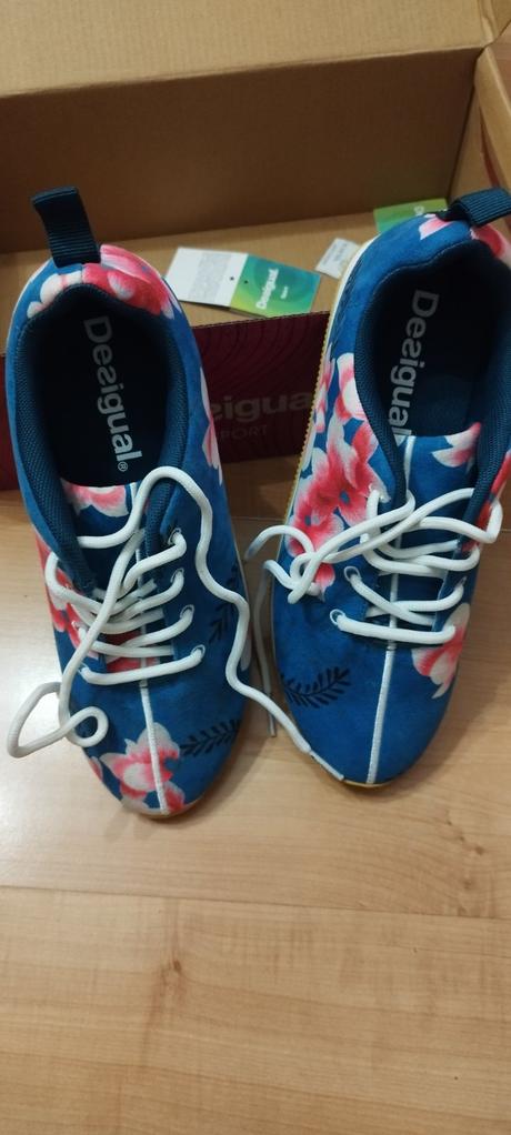 Tenisky zn.desigual. velkost 37, desigual,37
