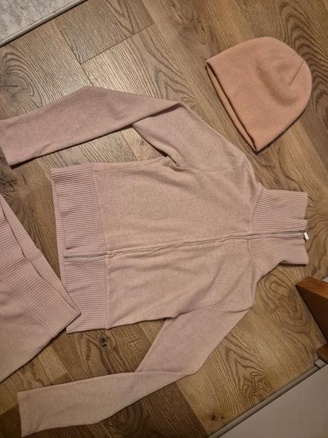 Prechodná súprava s čiapkou zdarma, pull&bear,36