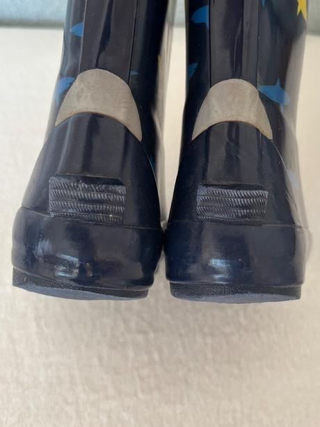 Gumové čižmy tchibo s motívom žralokov, 28