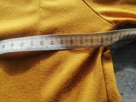 Vajíčkovožlté šaty vs, s