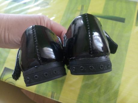 Topánky k šatám, 26