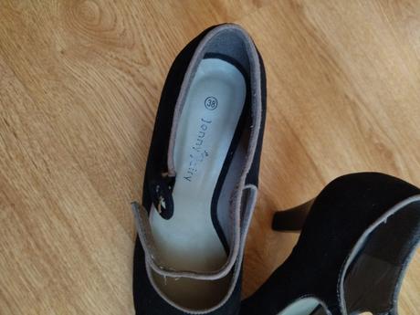 Lodičky na opätku, 38