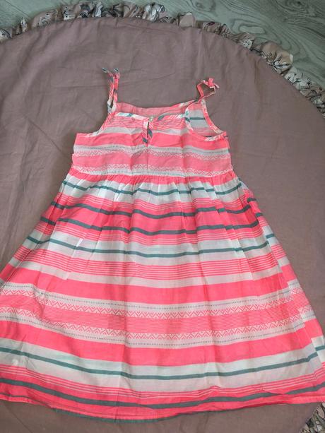 Lahucke saty, primark,116