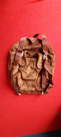 Ruksáčik chlpatý hnedý- k rozpravke,