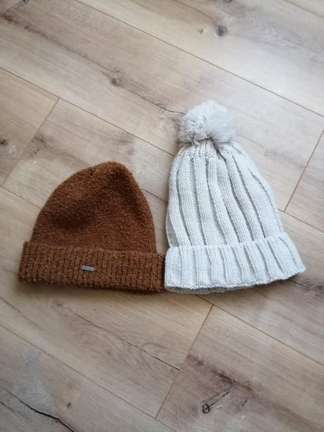 Teplé zimné čiapky, 98