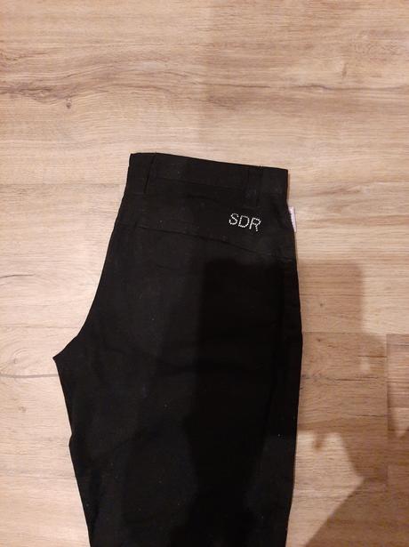 Sportove nohavice, 36