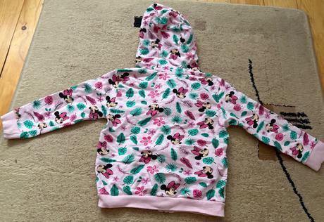 Nadherna volanikova mikinka, sinsay,98