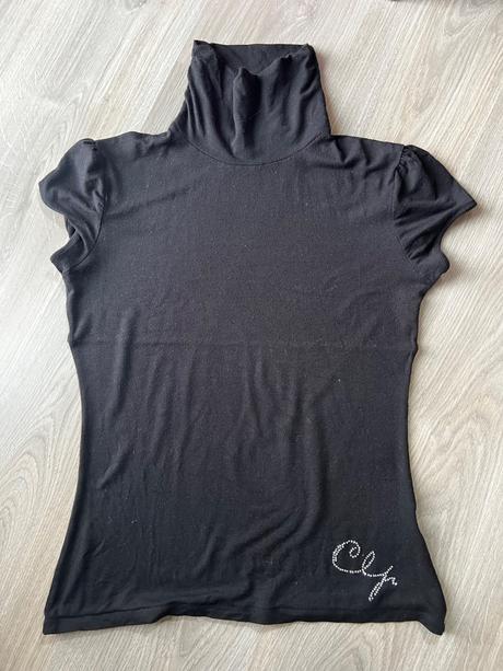 Dámsky čierny rolak s krátkym rukávom, m