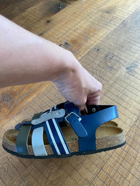 Kožené sandálky, 31