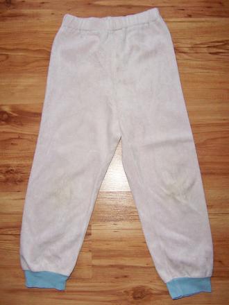 Plyšové tepláky, 104