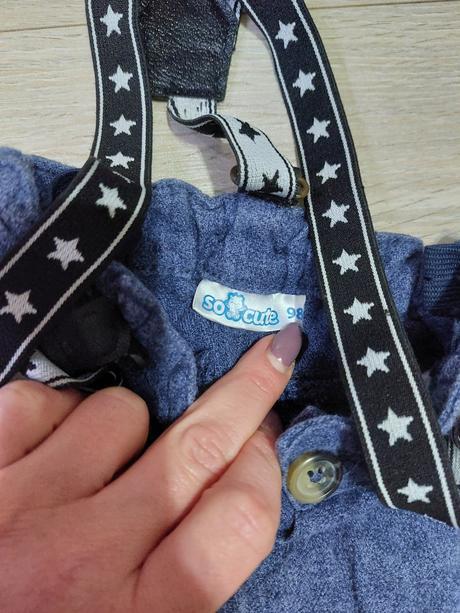 Nohavice s trakmi, 98