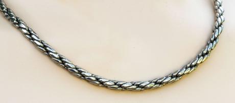 Masívnejšia retiazka,