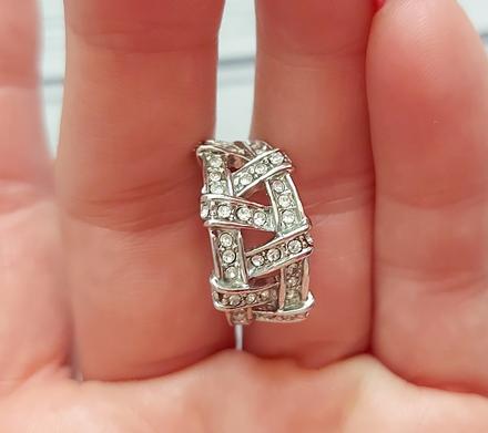 Zaujímavý prsteň,