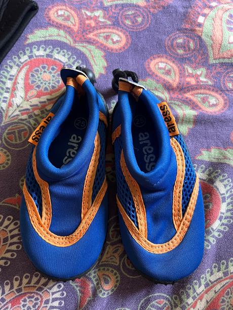 Topánky do vody, 25