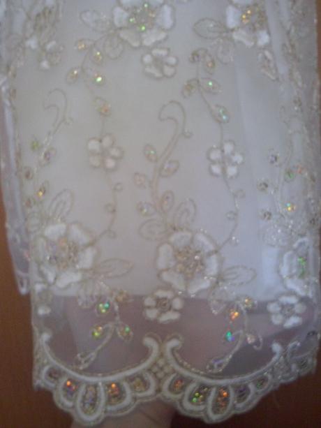 Spolocenske saty, 42